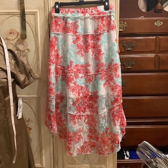 Adorable  high / low island skirt - Picture 2 of 4